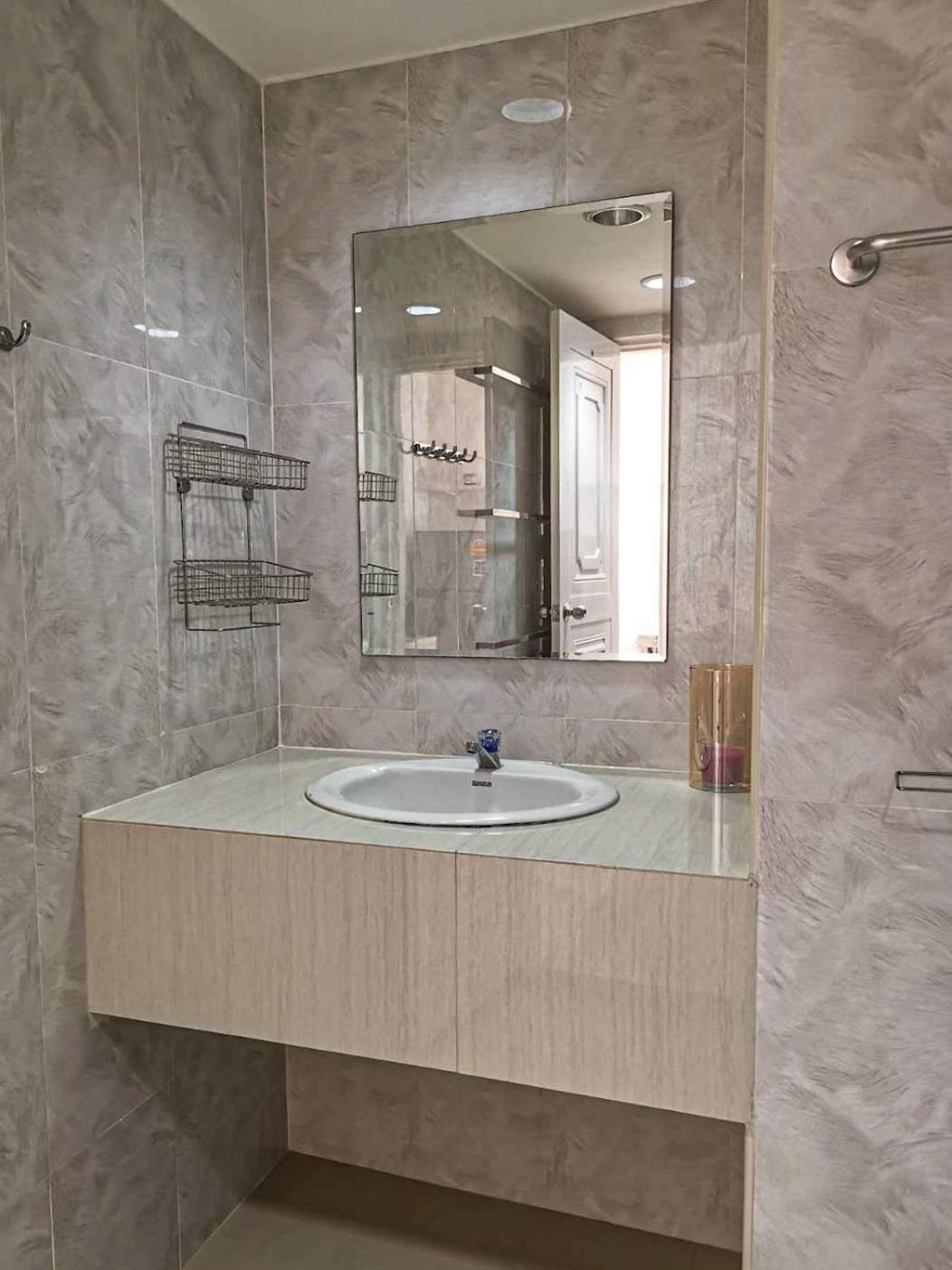 Tower Resident In The Heart Of Bangkok Shopping Center Apartment Makkasan Exterior photo