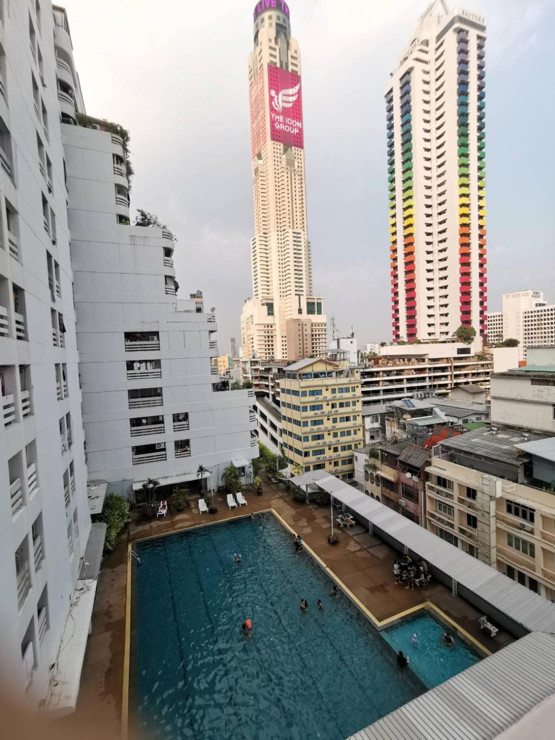 Tower Resident In The Heart Of Bangkok Shopping Center Apartment Makkasan Room photo